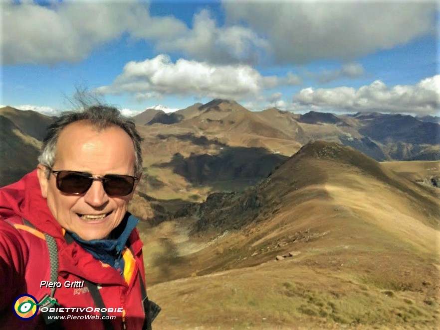 72Selfie con vista in vetta del Mincucco.jpg